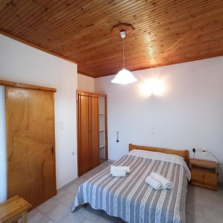 Theodore Apartments Zaháro Kültér fotó