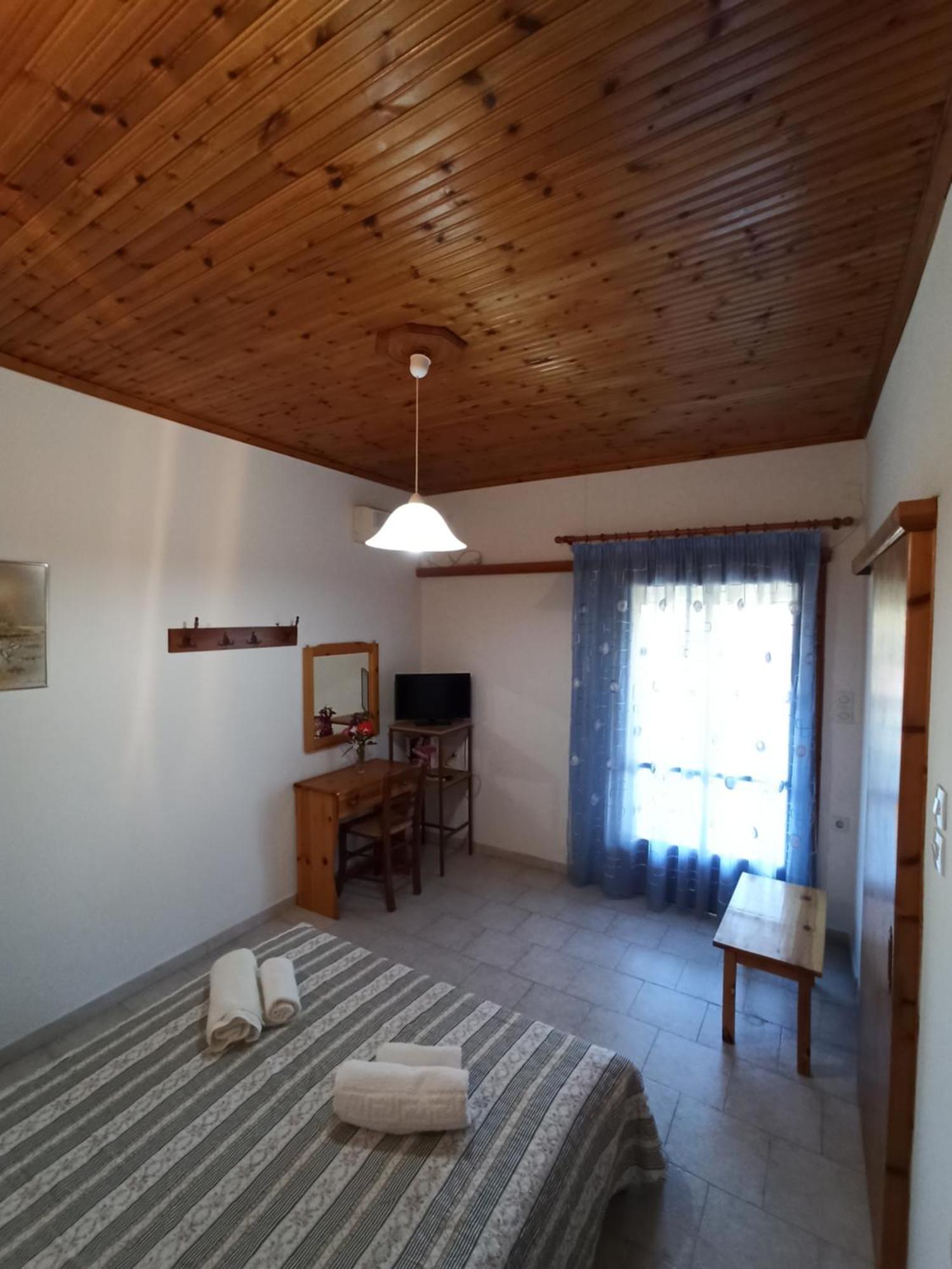 Theodore Apartments Zaháro Kültér fotó