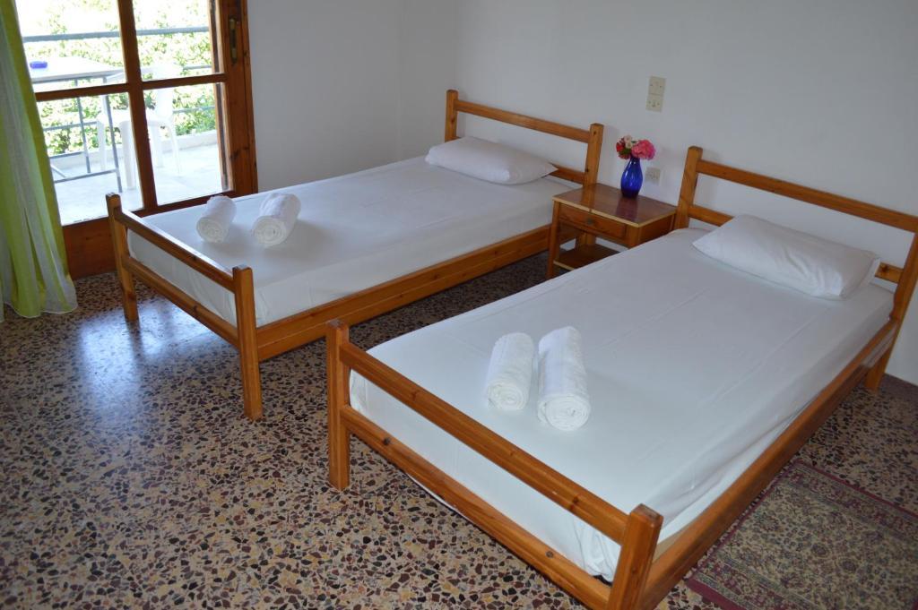 Theodore Apartments Zaháro Szoba fotó