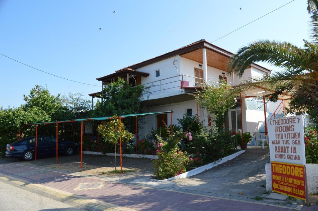 Theodore Apartments Zaháro Szoba fotó